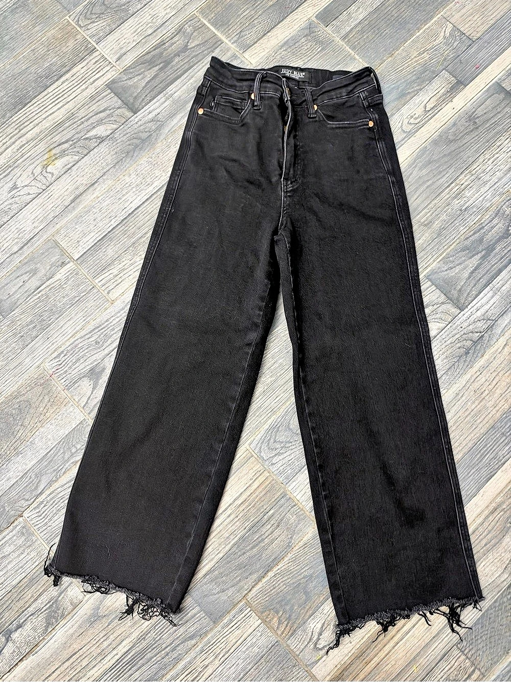 Judy Blue Wide Crop - size 3/26, new without tags